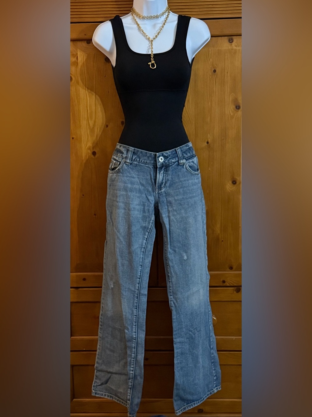American Eagle Outfitters High-Rise Wide Leg Jeans in Light Blue Wash